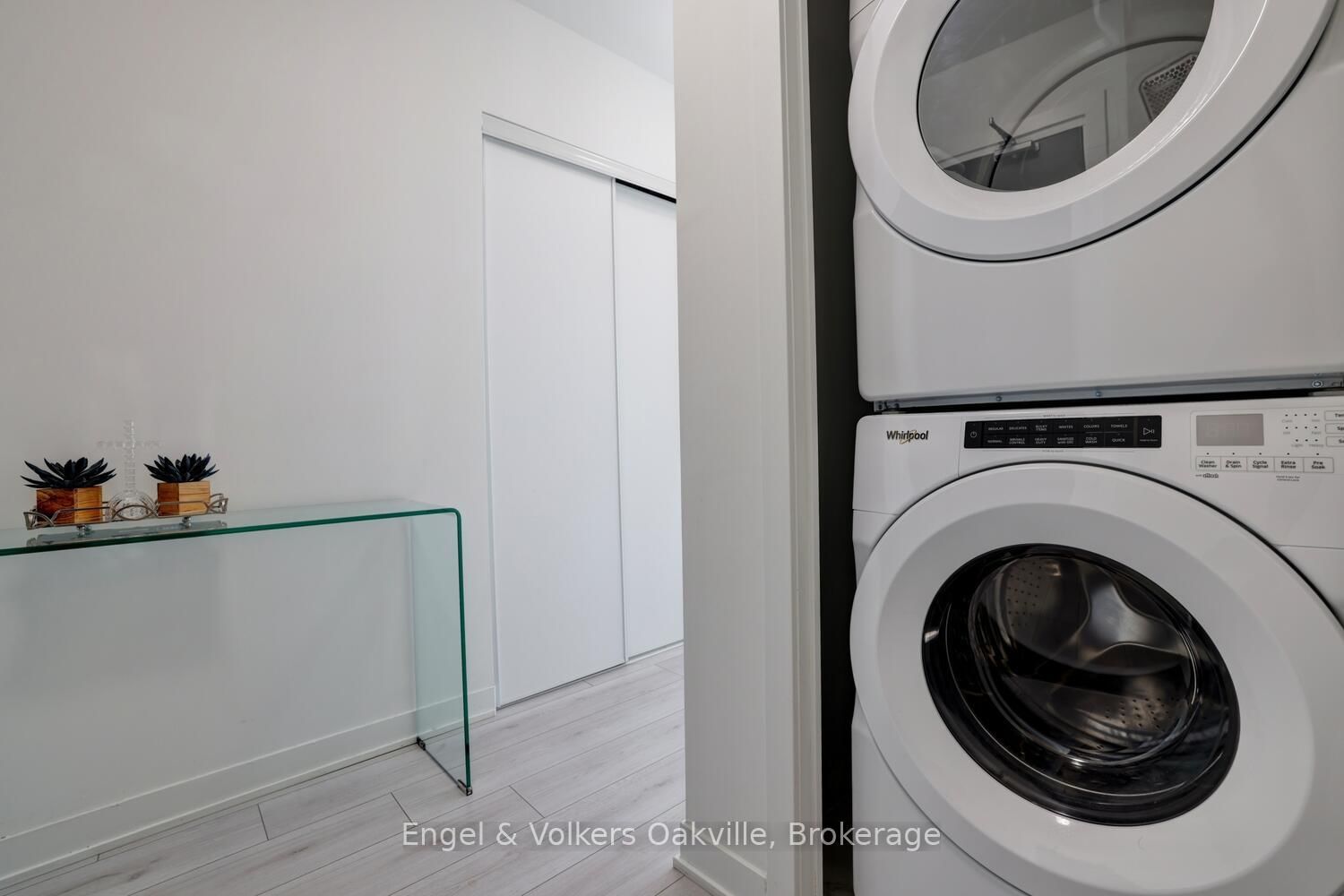 405 Dundas Street W, Unit 307 - Photo 28