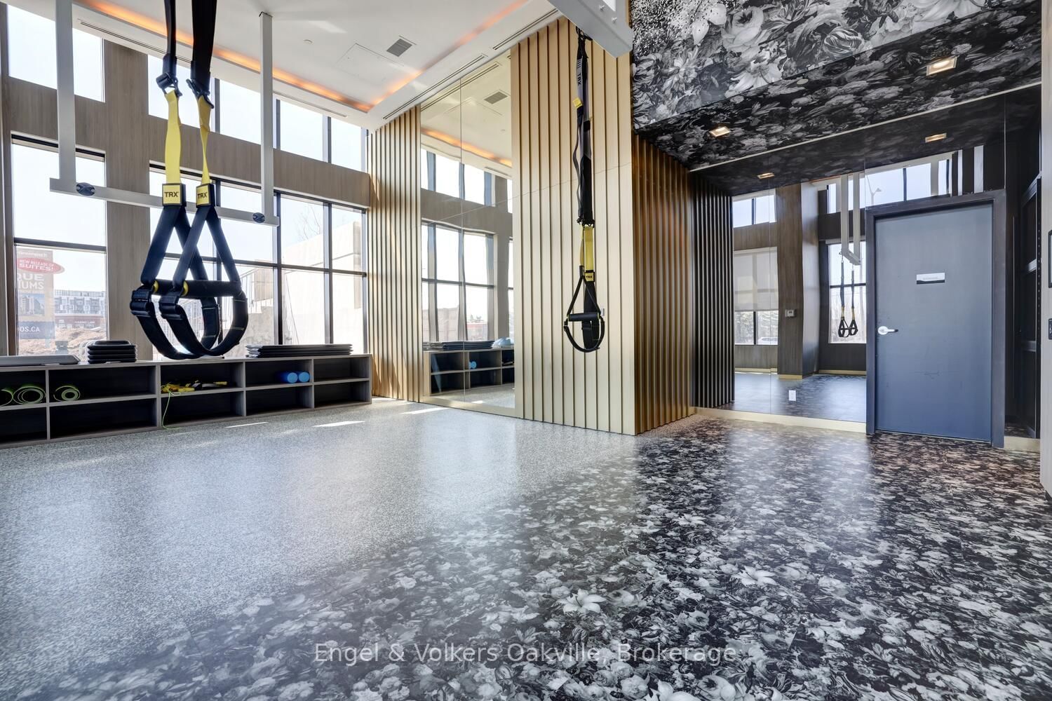 405 Dundas Street W, Unit 307 - Photo 34