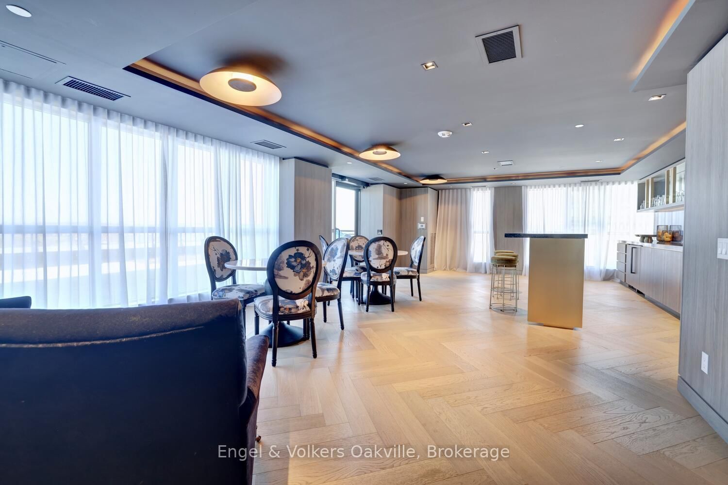 405 Dundas Street W, Unit 307 - Photo 37