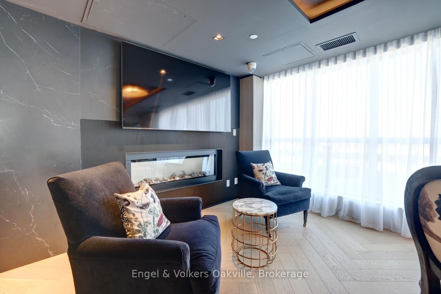 405 Dundas Street W, Unit 307 - Photo 39