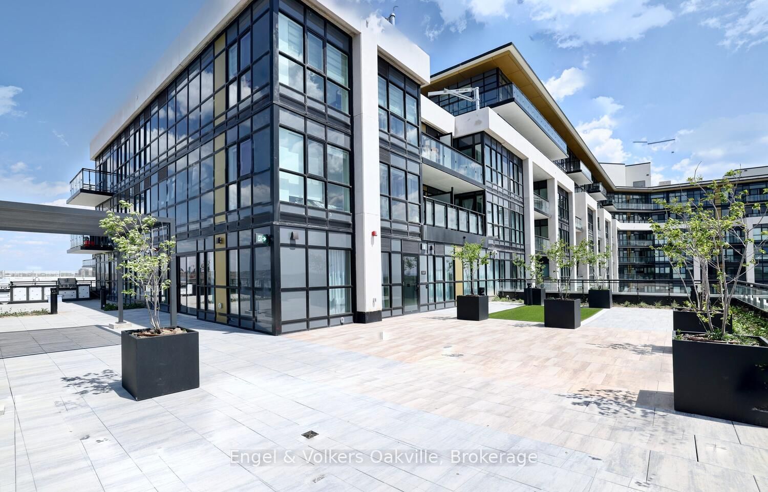 405 Dundas Street W, Unit 307 - Photo 43