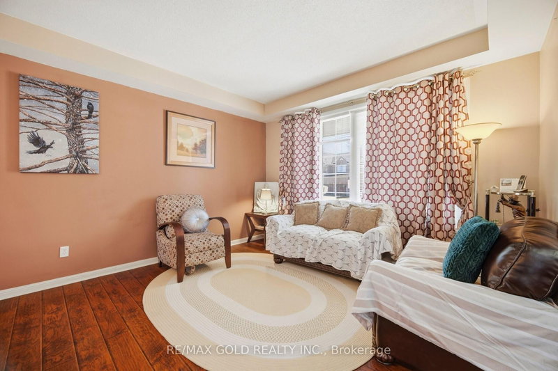 28 Latania Blvd, Brampton, L6P 1S9 | Image 3