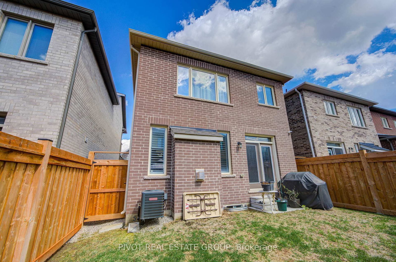 Detached House for sale at 1226 Muskoka Heights, Milton, Ontario, L9E 1Y6 - Bowes - MLS: W12996002