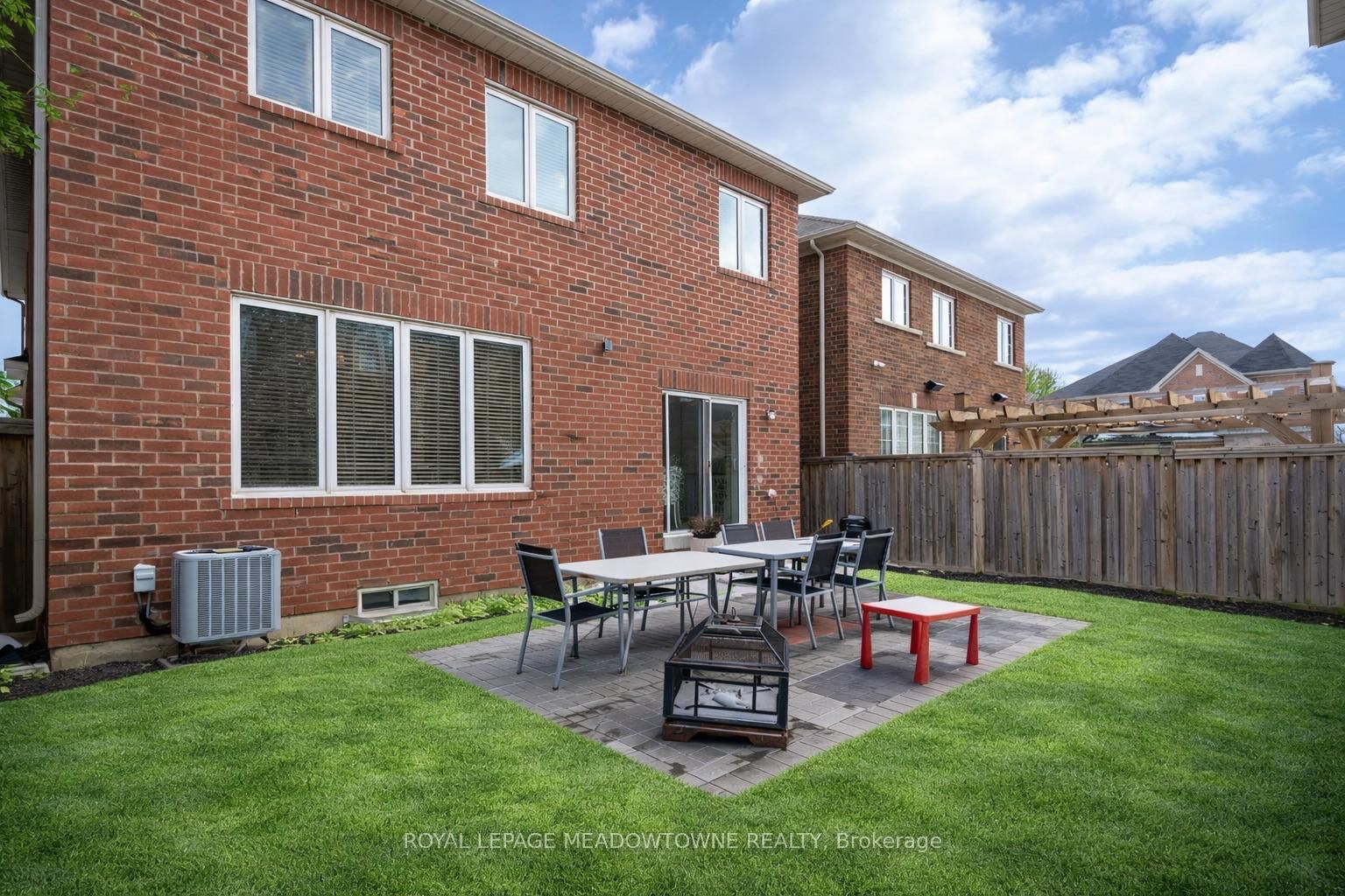 Detached House for sale at 471 Ollerenshaw Pt, Milton, Ontario, L9T 8P7 - Harrison - MLS: W12996210