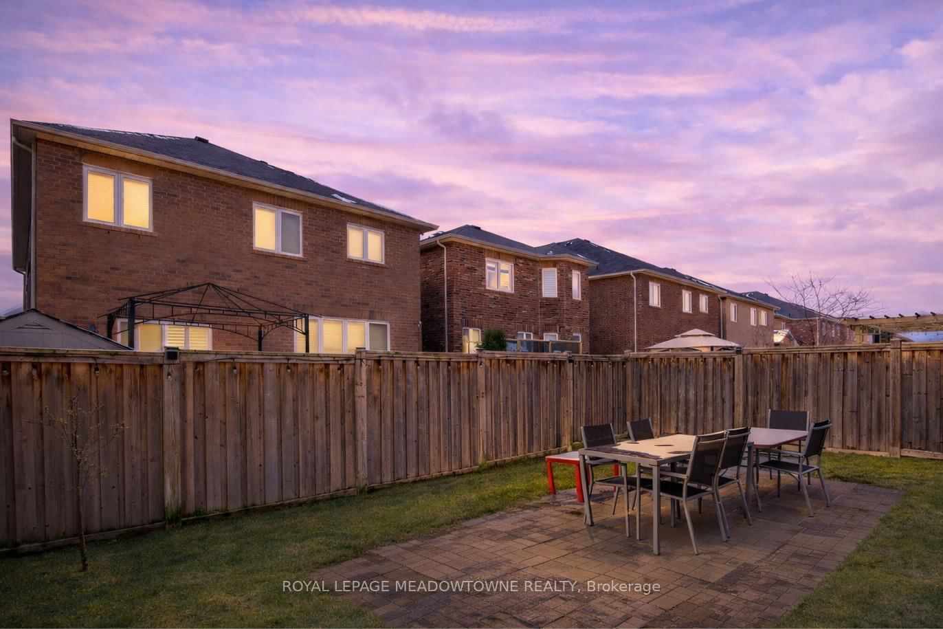 Detached House for sale at 471 Ollerenshaw Pt, Milton, Ontario, L9T 8P7 - Harrison - MLS: W12996210