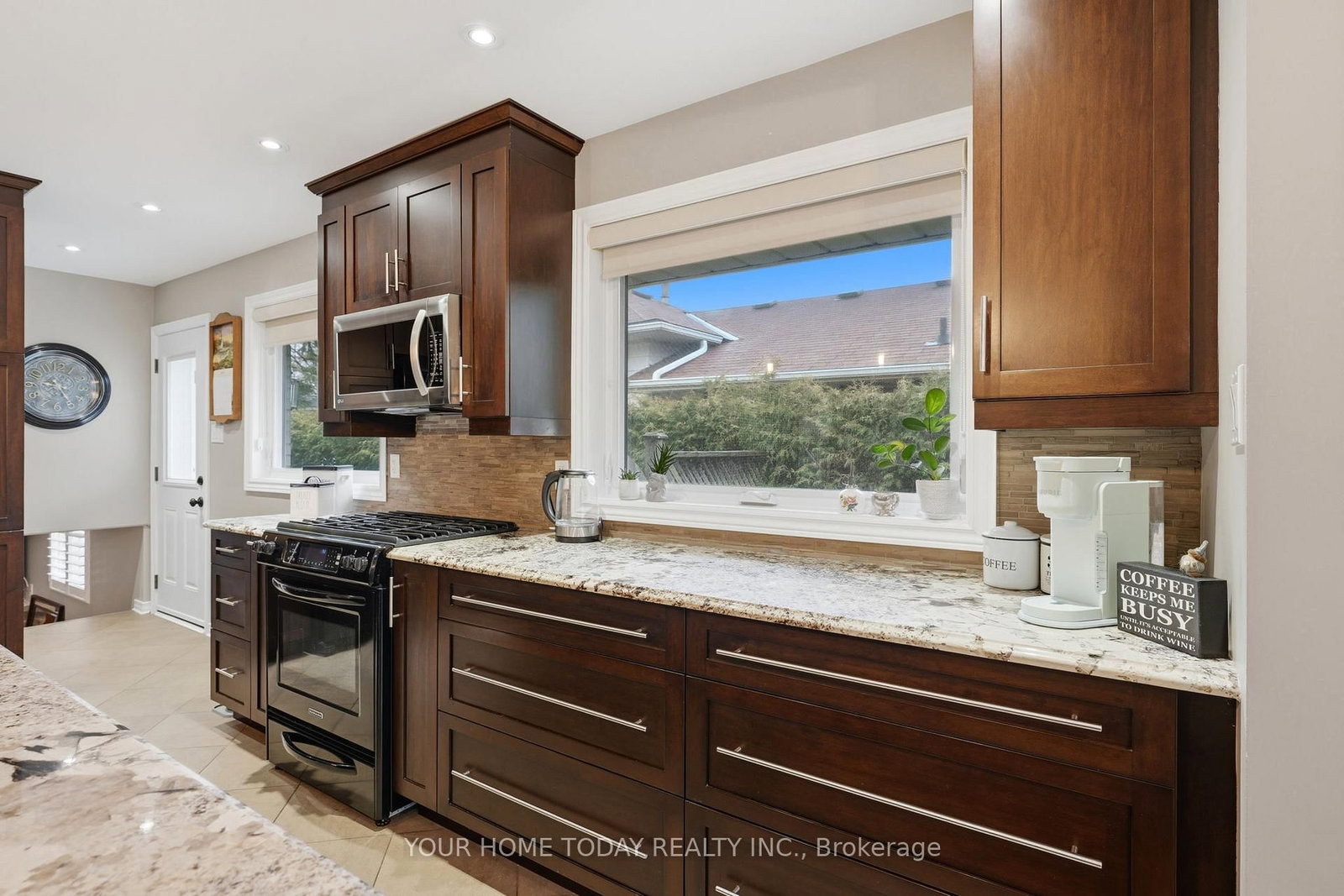 Detached House for sale at 31 Chelvin Drive, Halton Hills, Ontario, L7G 4P8 - Georgetown - MLS: W12996236