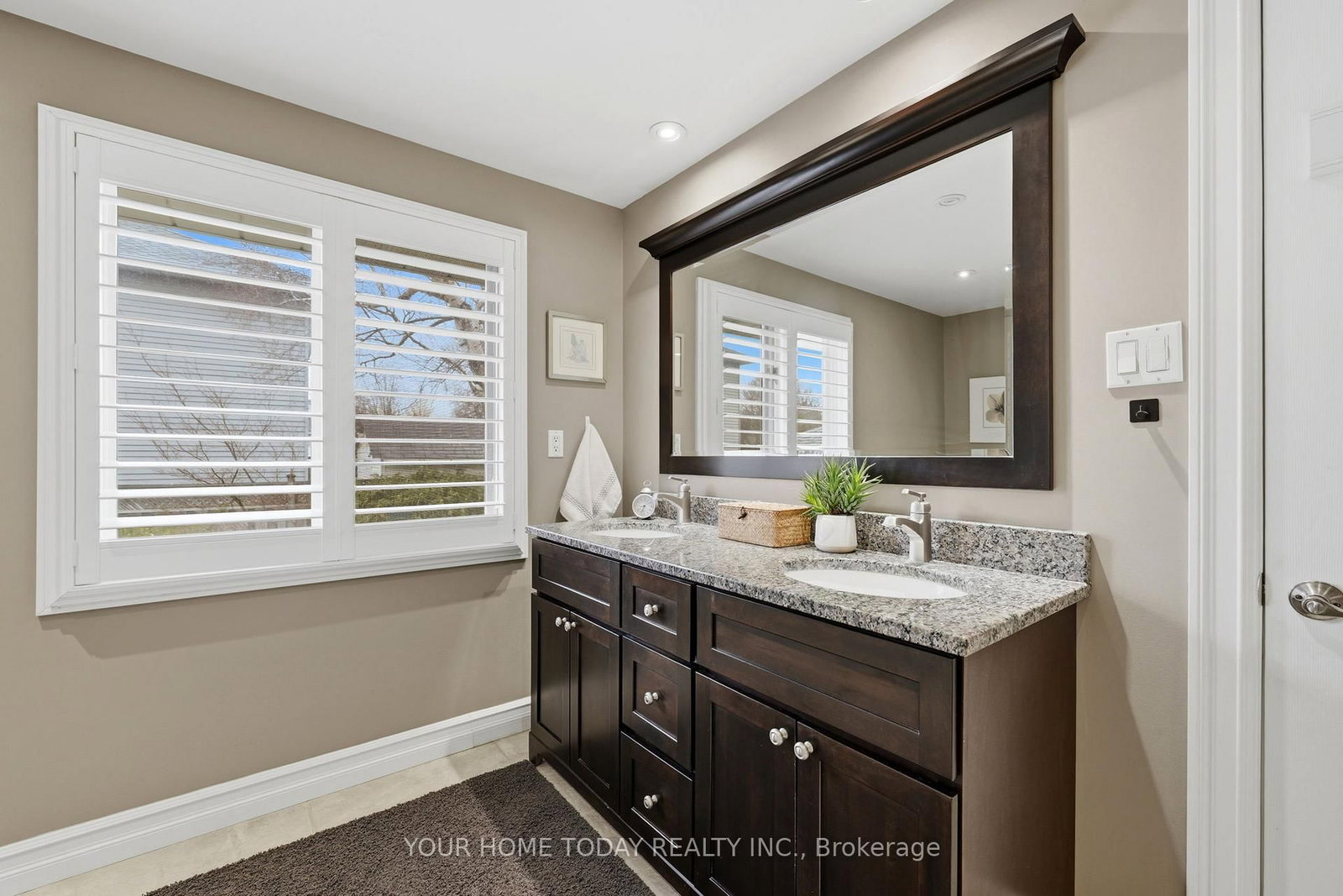 Detached House for sale at 31 Chelvin Drive, Halton Hills, Ontario, L7G 4P8 - Georgetown - MLS: W12996236