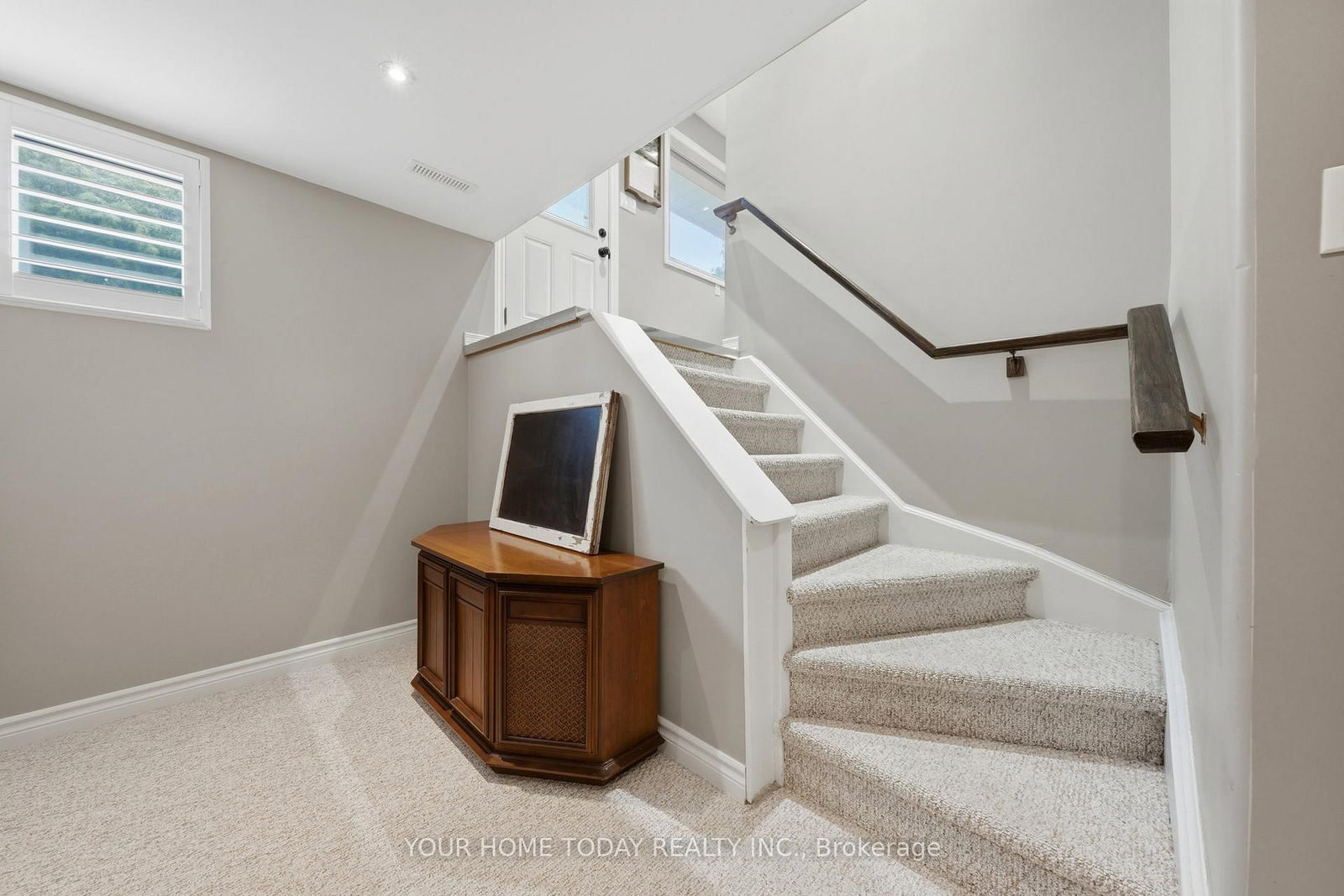 Detached House for sale at 31 Chelvin Drive, Halton Hills, Ontario, L7G 4P8 - Georgetown - MLS: W12996236