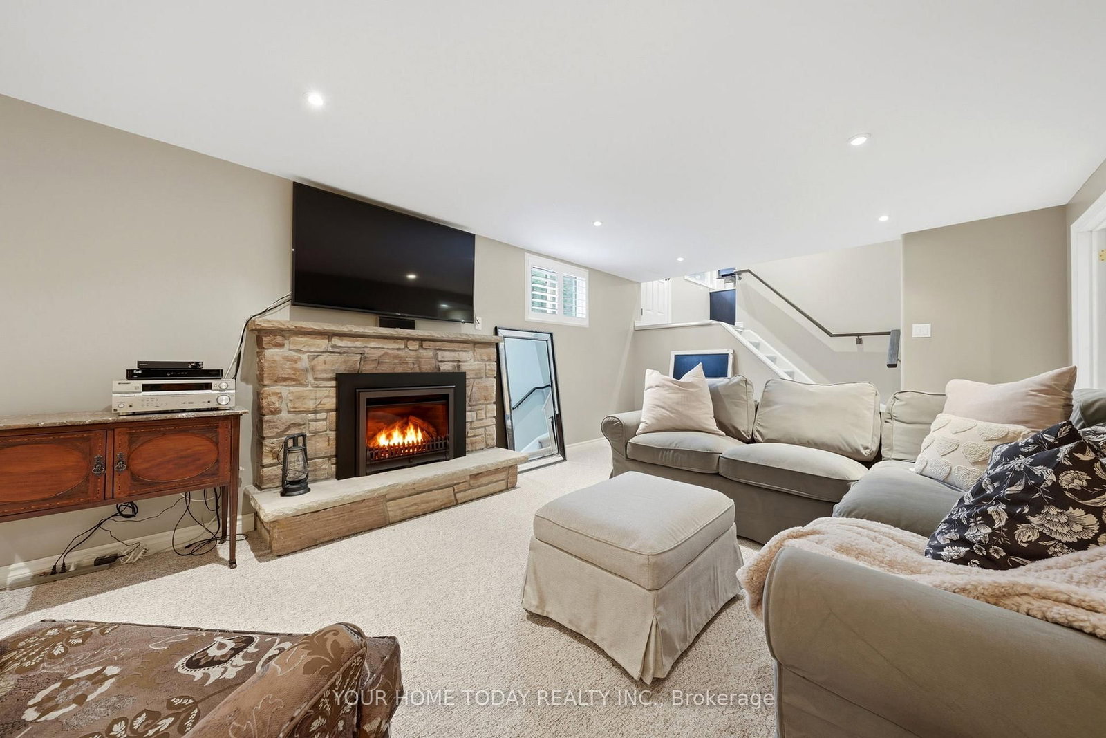 Detached House for sale at 31 Chelvin Drive, Halton Hills, Ontario, L7G 4P8 - Georgetown - MLS: W12996236