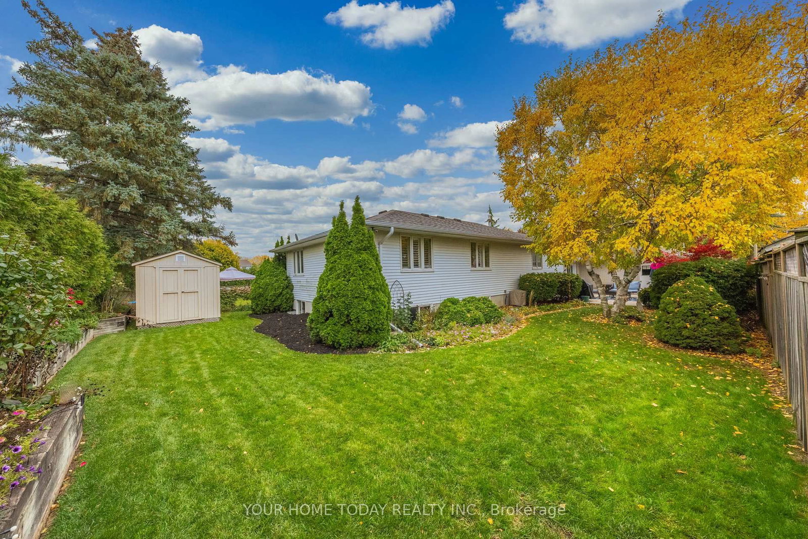 Detached House for sale at 31 Chelvin Drive, Halton Hills, Ontario, L7G 4P8 - Georgetown - MLS: W12996236