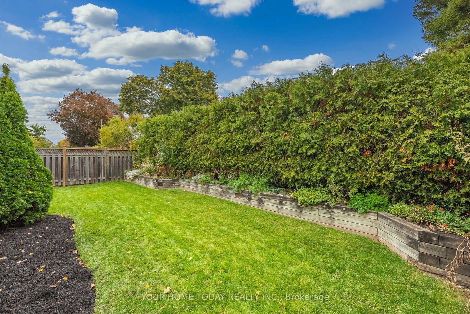 Detached House for sale at 31 Chelvin Drive, Halton Hills, Ontario, L7G 4P8 - Georgetown - MLS: W12996236