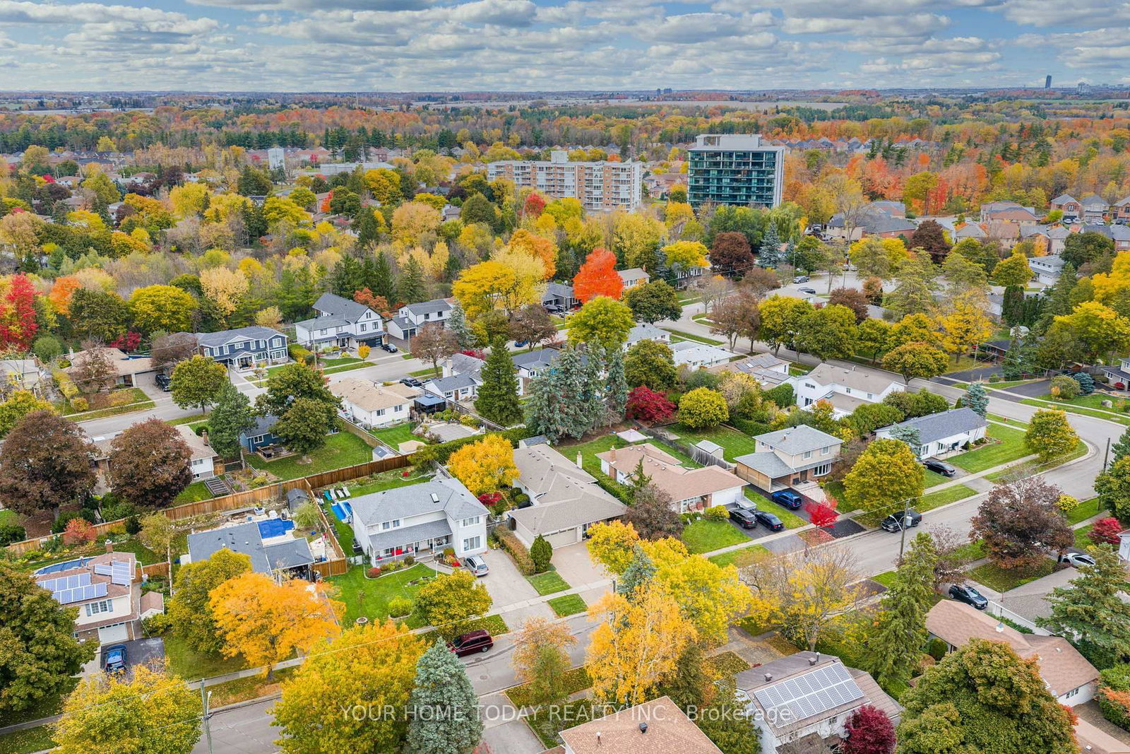 Detached House for sale at 31 Chelvin Drive, Halton Hills, Ontario, L7G 4P8 - Georgetown - MLS: W12996236