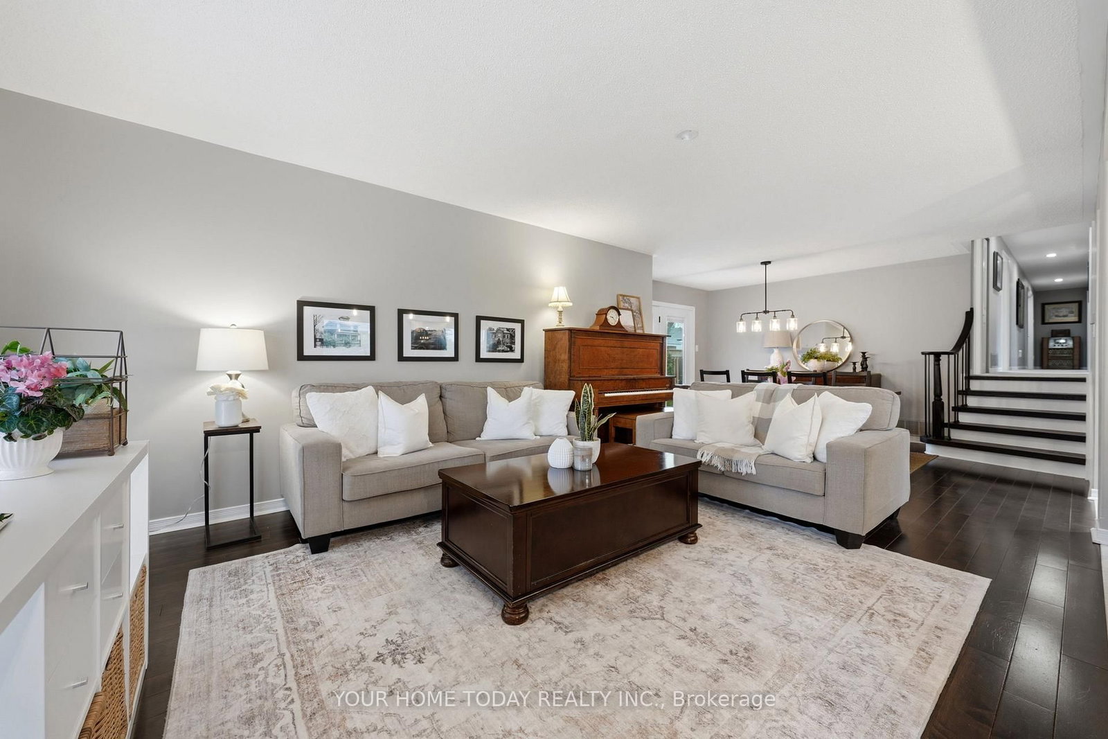 Detached House for sale at 31 Chelvin Drive, Halton Hills, Ontario, L7G 4P8 - Georgetown - MLS: W12996236