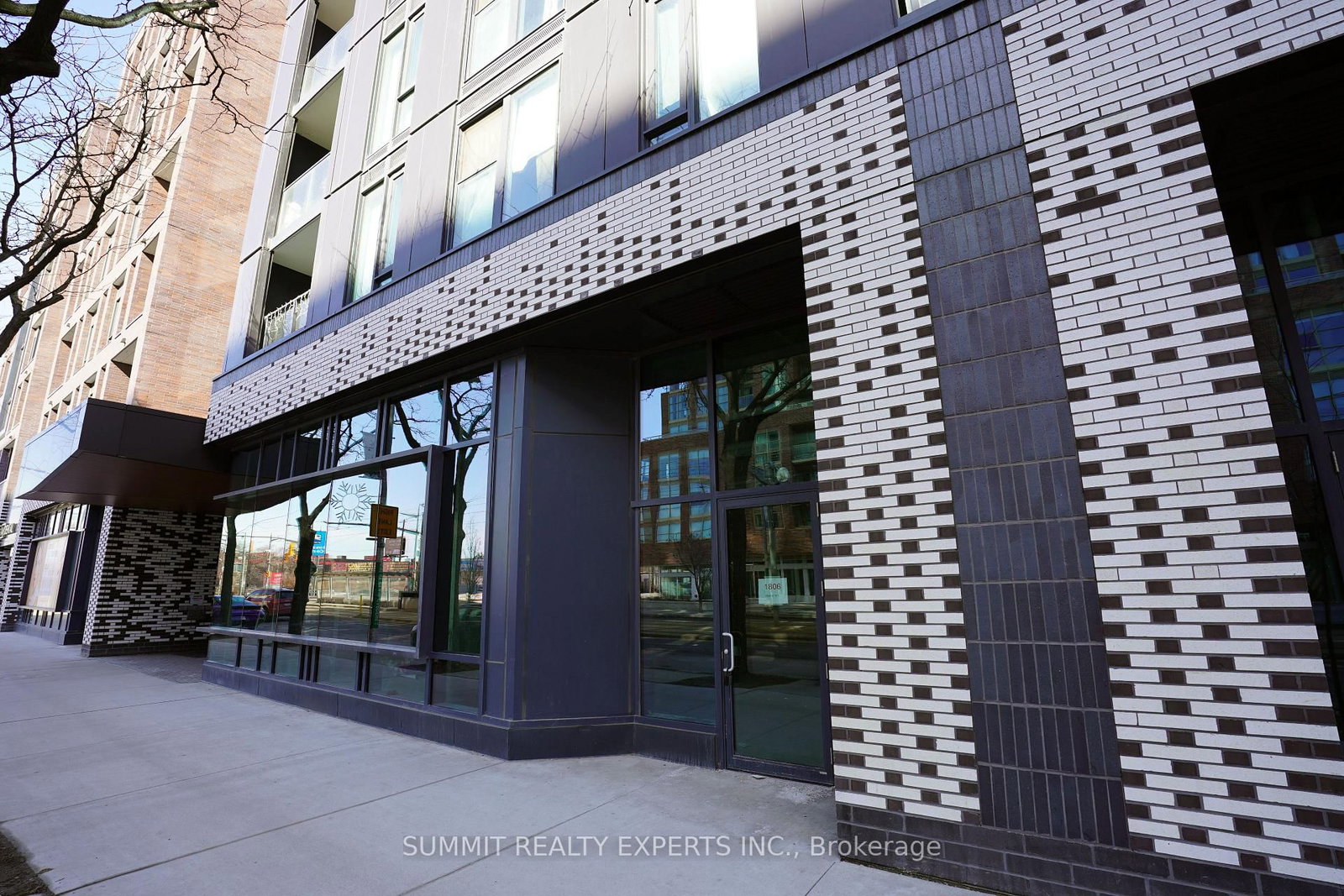 1806 St. Clair Avenue W