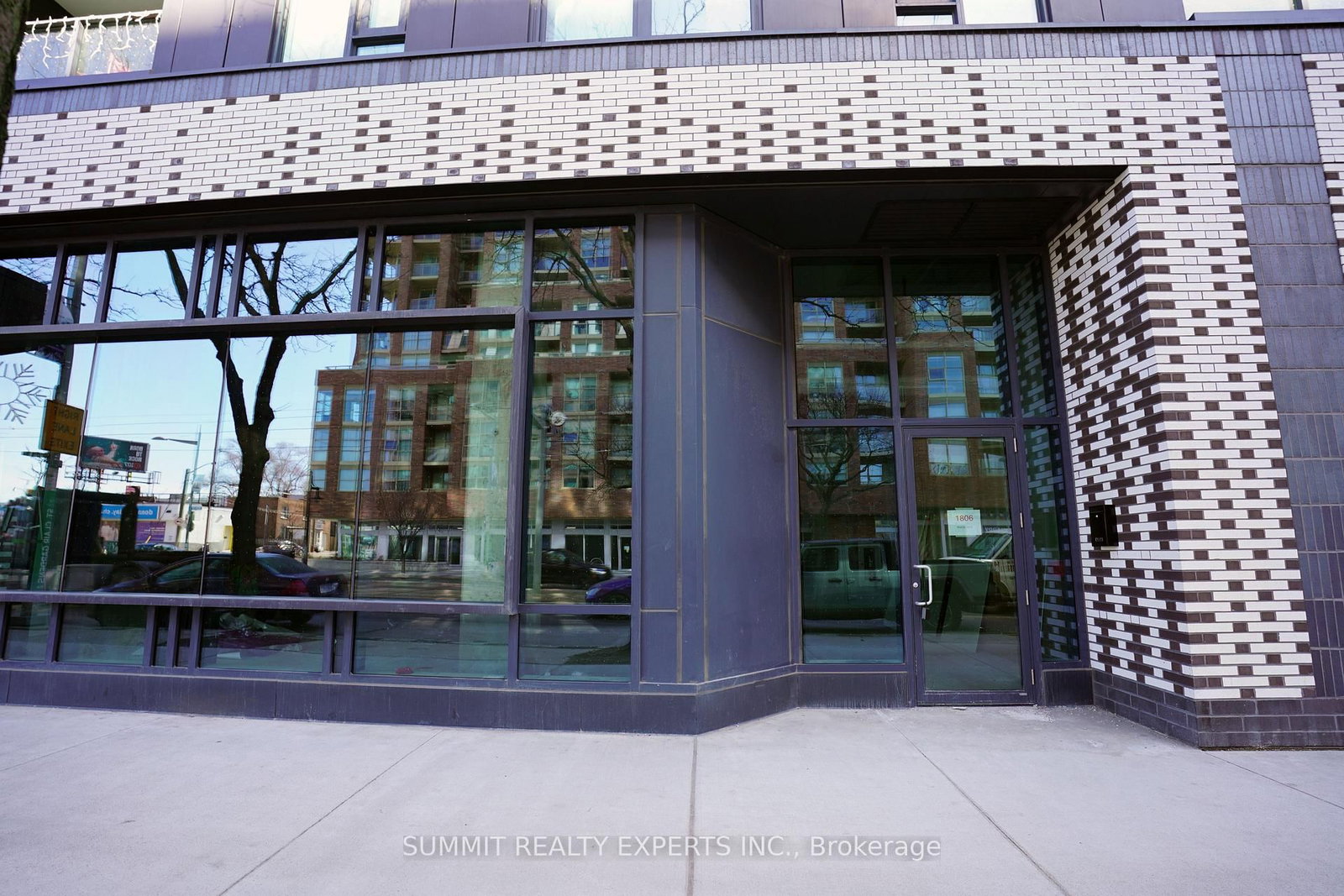 1806 St. Clair Avenue W - Photo 3