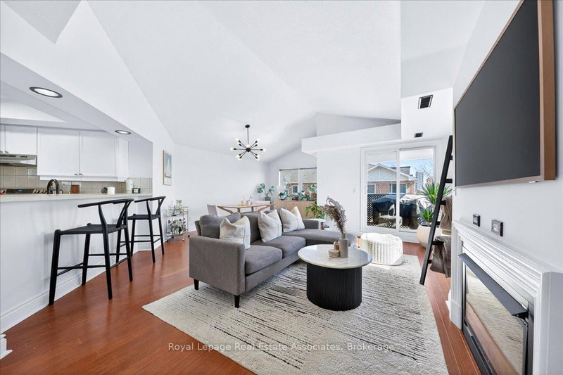 home for lease on 191-75 Bristol Road E