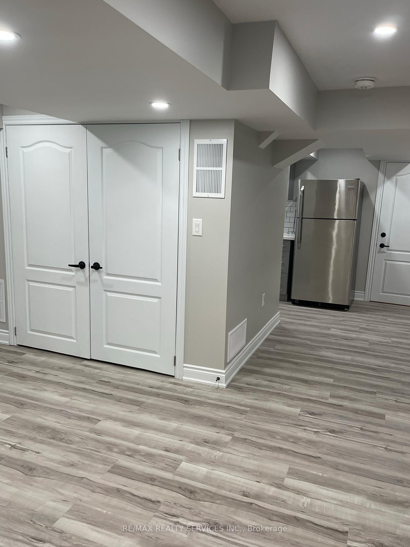 34 Ebury (LOWER) Drive - Photo 14