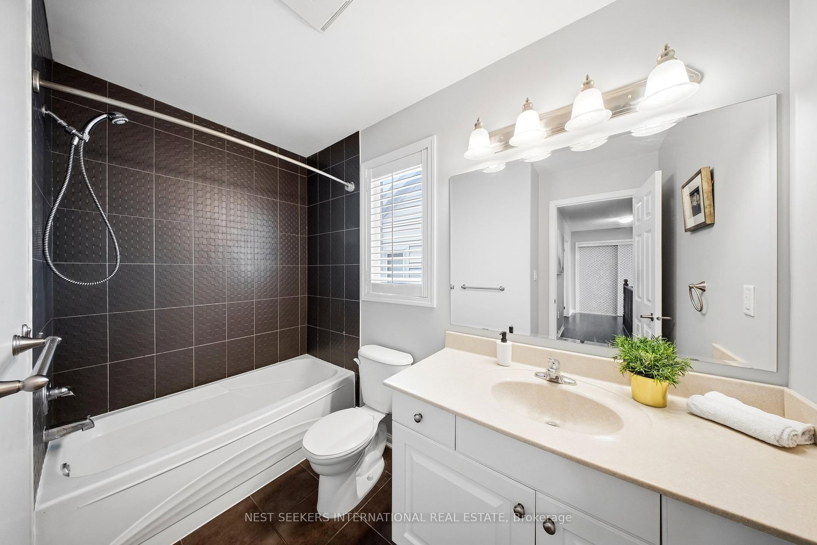 Detached House for sale at 846 Savoline Boulevard, Milton, Ontario, L9T 0Z1 - Harrison - MLS: W12996332