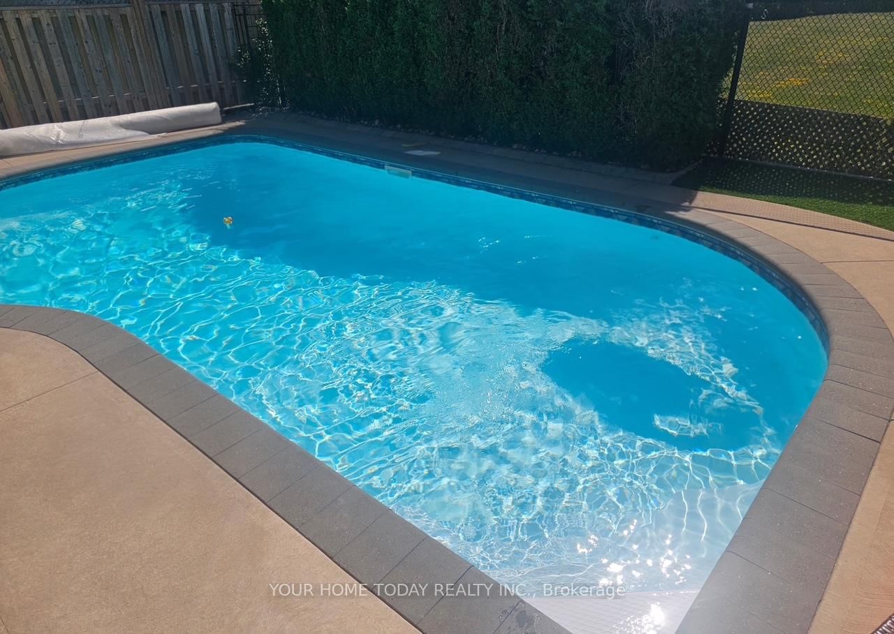 Detached House for sale at 83 Atwood Avenue, Halton Hills, Ontario, L7G 6C5 - Georgetown - MLS: W12996350