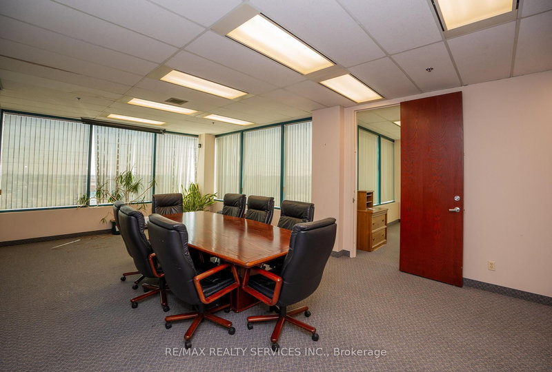 305 - 989 Derry Rd, Mississauga, L5T 2J8 | Image 3