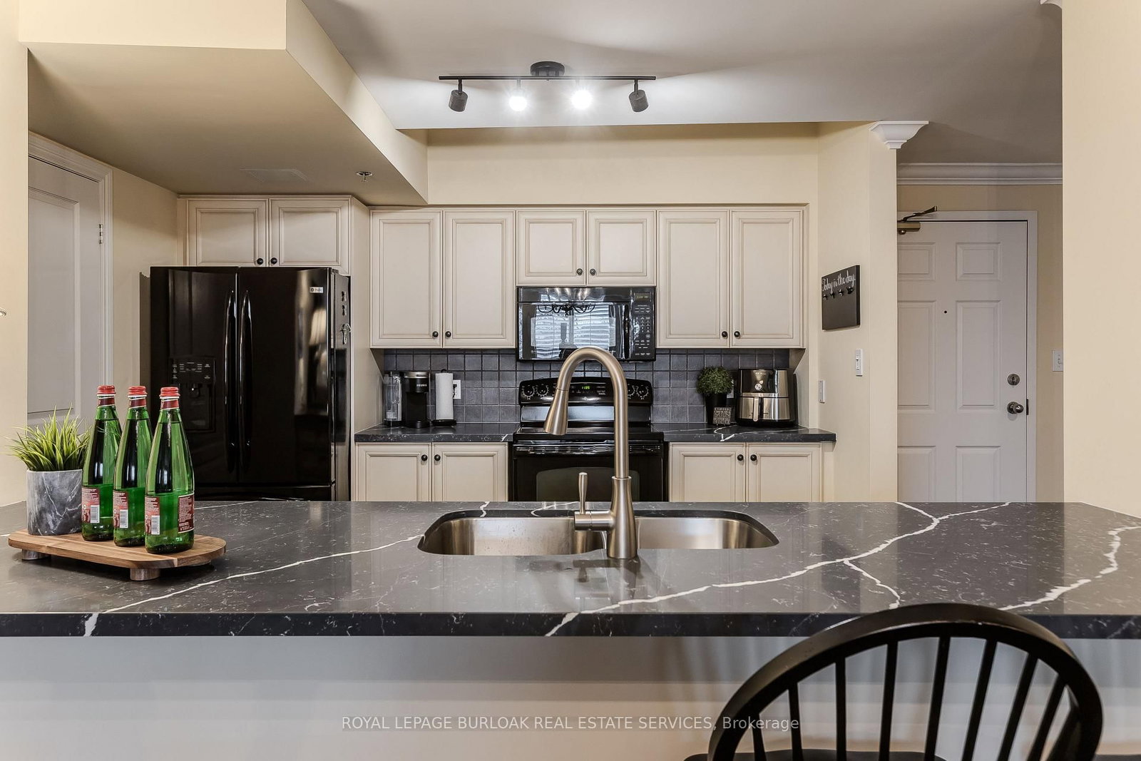 391 Plains Road E, Unit 412 - Photo 10