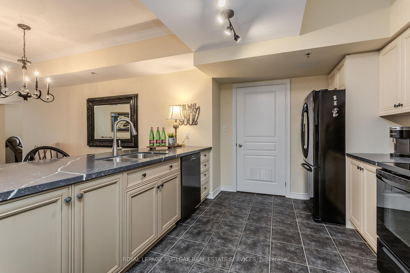 391 Plains Road E, Unit 412 - Photo 6