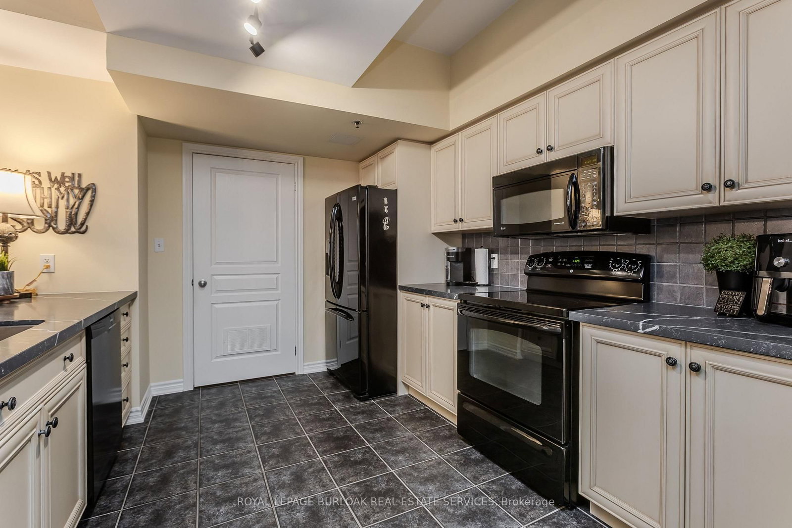 391 Plains Road E, Unit 412 - Photo 8