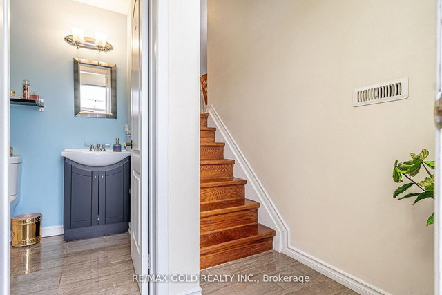 33 - 33 Guildford Crescent