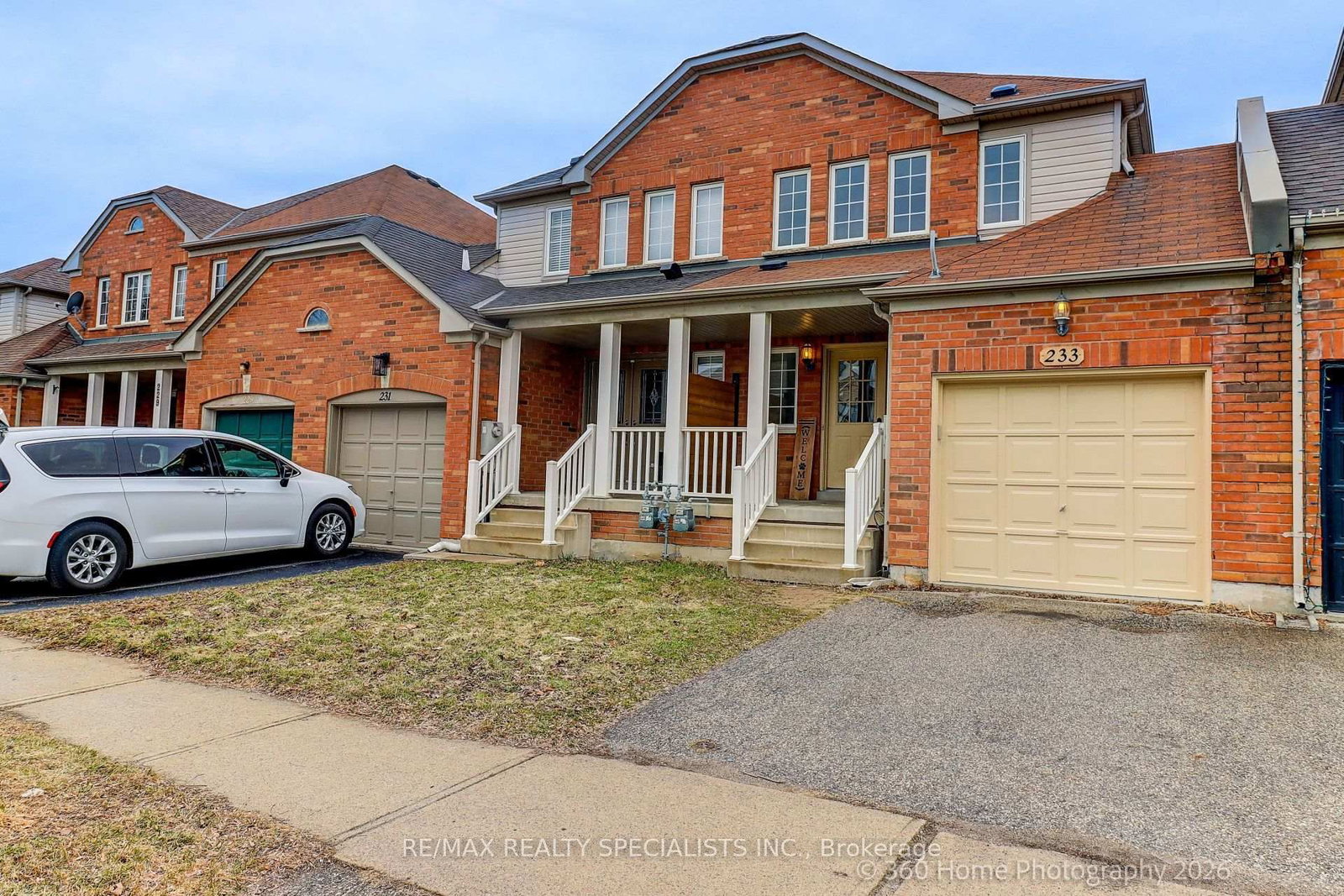 Townhouse for sale at 233 Sherwood Road, Milton, Ontario, L9T 7C1 - Dempsey - MLS: W12996500