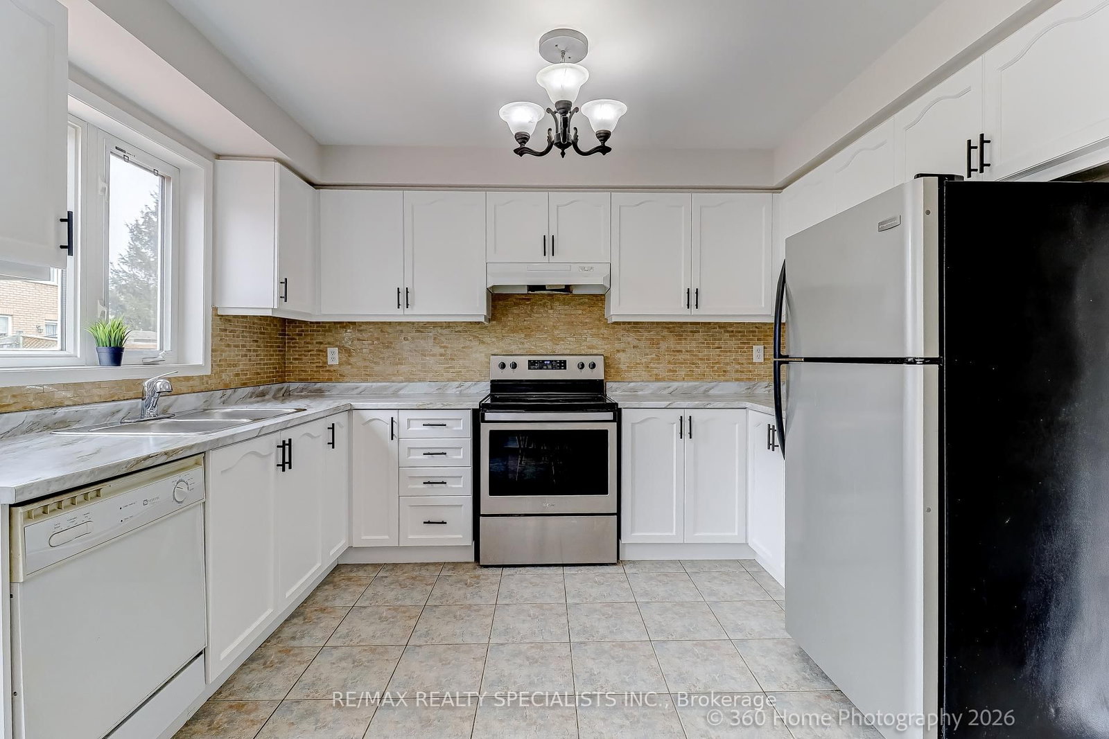 Townhouse for sale at 233 Sherwood Road, Milton, Ontario, L9T 7C1 - Dempsey - MLS: W12996500