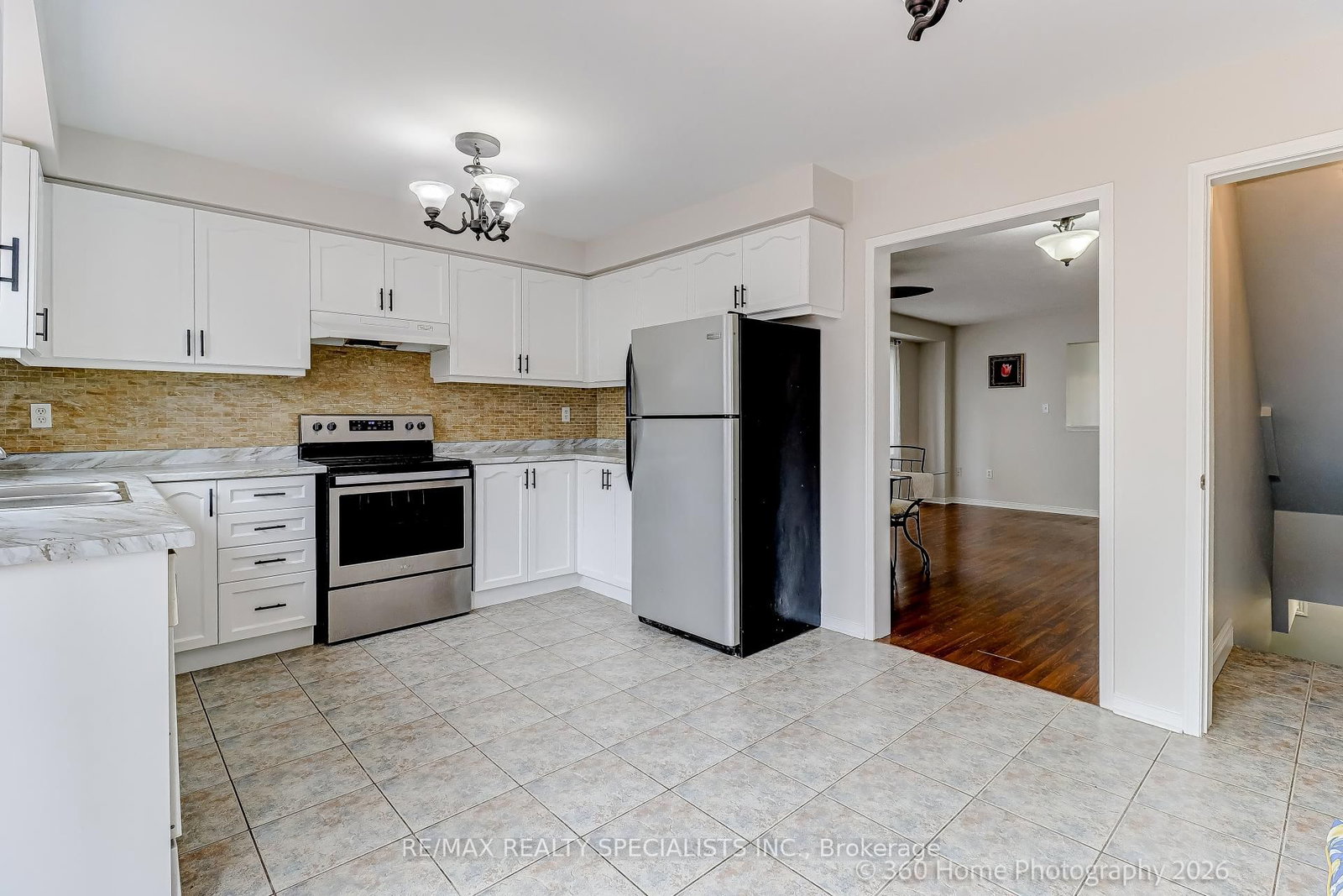 Townhouse for sale at 233 Sherwood Road, Milton, Ontario, L9T 7C1 - Dempsey - MLS: W12996500