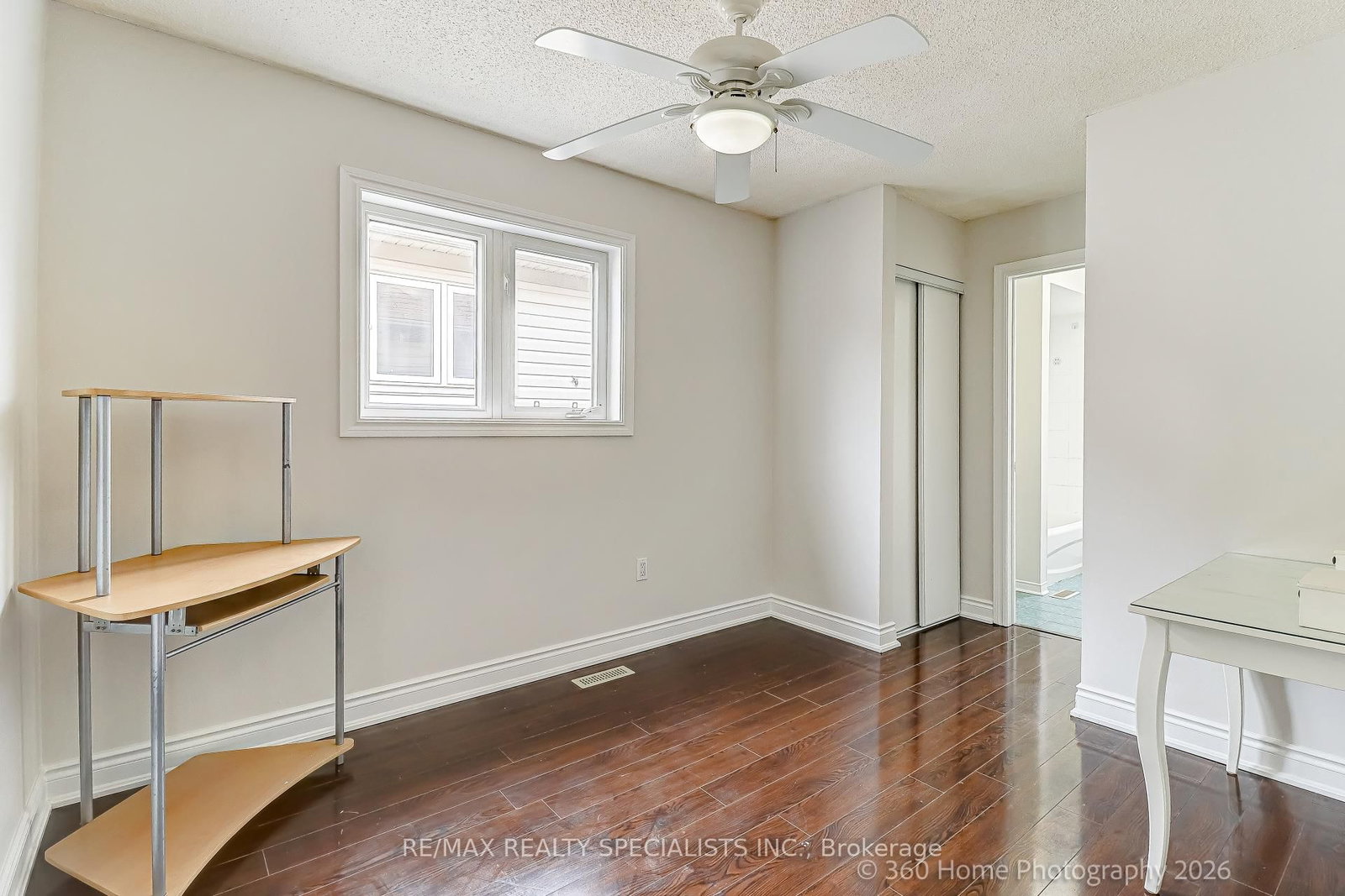 Townhouse for sale at 233 Sherwood Road, Milton, Ontario, L9T 7C1 - Dempsey - MLS: W12996500