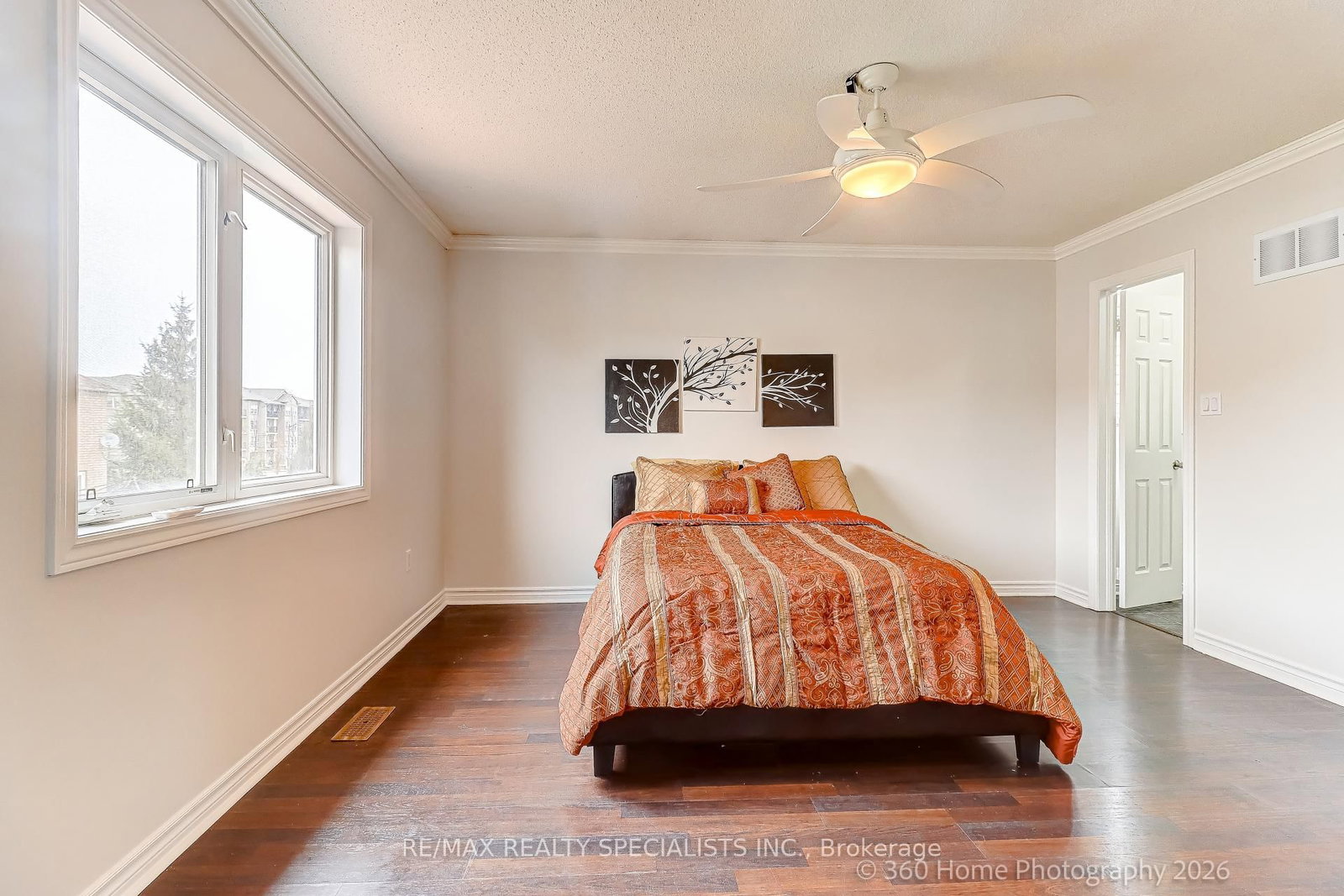 Townhouse for sale at 233 Sherwood Road, Milton, Ontario, L9T 7C1 - Dempsey - MLS: W12996500