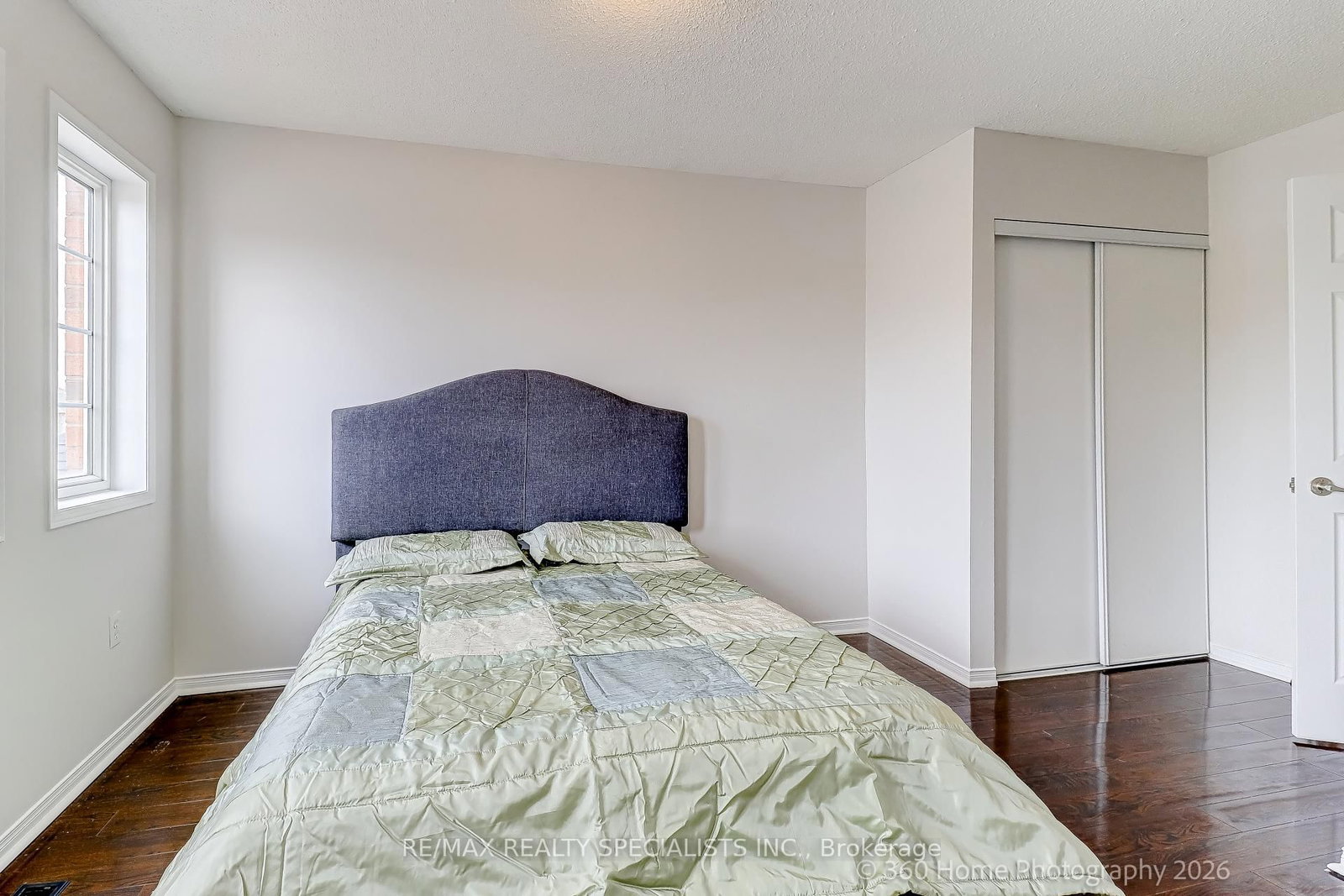 Townhouse for sale at 233 Sherwood Road, Milton, Ontario, L9T 7C1 - Dempsey - MLS: W12996500