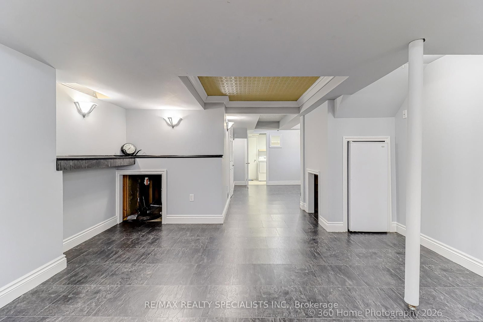 Townhouse for sale at 233 Sherwood Road, Milton, Ontario, L9T 7C1 - Dempsey - MLS: W12996500