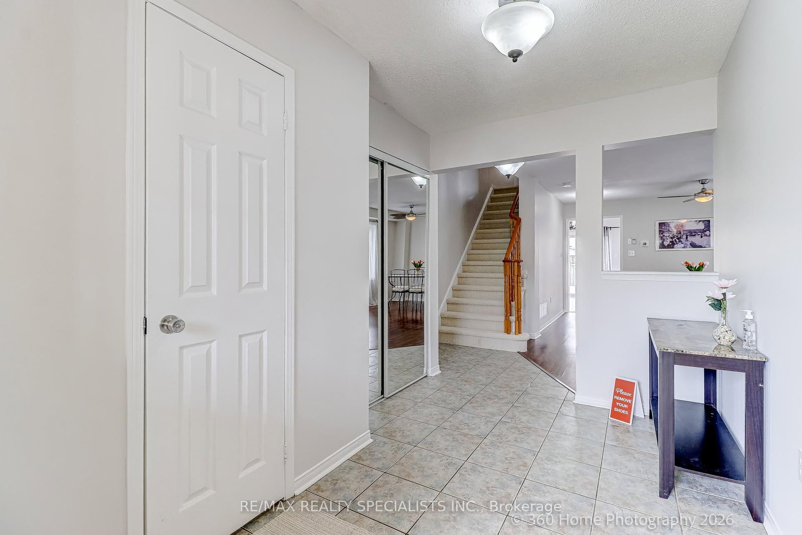 Townhouse for sale at 233 Sherwood Road, Milton, Ontario, L9T 7C1 - Dempsey - MLS: W12996500