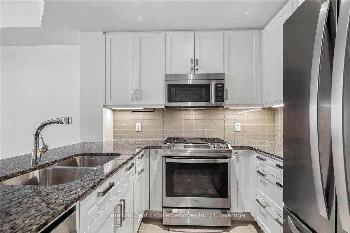 11 Bronte Road, Unit 327 - Photo 11