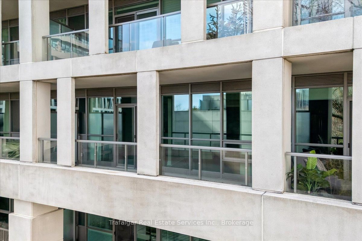 11 Bronte Road, Unit 327 - Photo 25