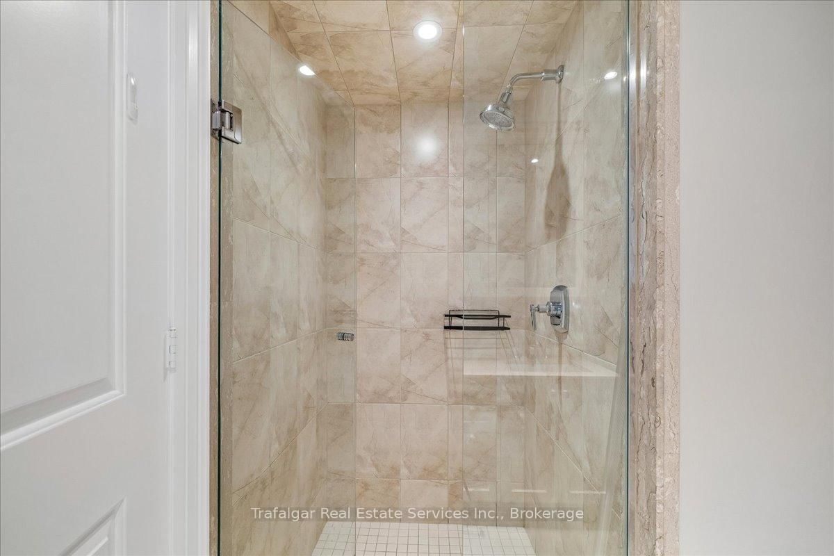 11 Bronte Road, Unit 327 - Photo 7