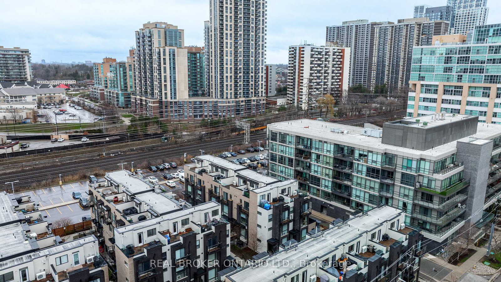 28 Fieldway Road, Unit 51 - Photo 2