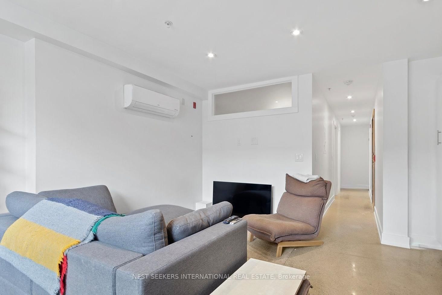 1555 Bloor Street W, Unit 5 - Photo 4