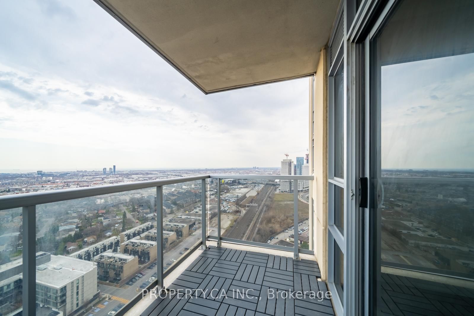 3 Michael Power Place, Unit LPH06 - Photo 11