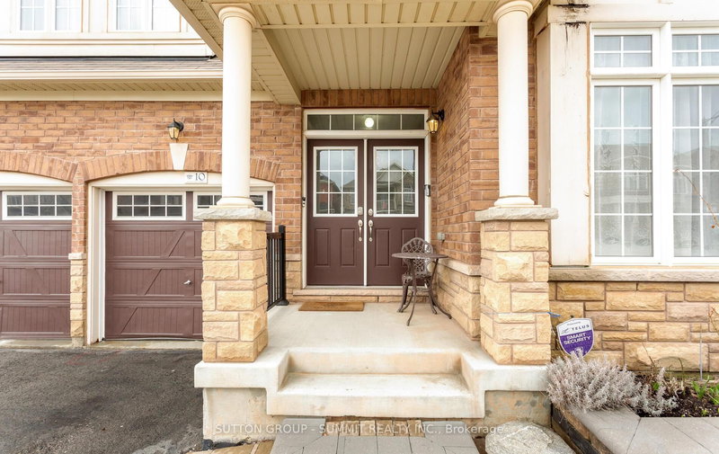 10 Elmcrest Dr, Brampton, L6Y 5T7 | Image 2