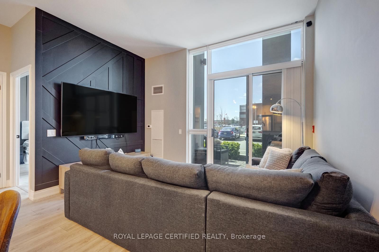 Condo for sale at 114-1050 Main Street, Milton, Ontario, L9T 9M3 - Dempsey - MLS: W12996782