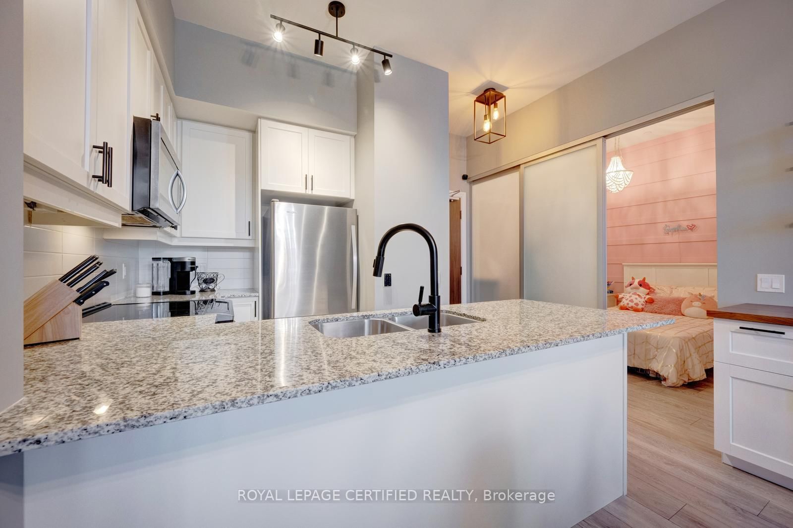 Condo for sale at 114-1050 Main Street, Milton, Ontario, L9T 9M3 - Dempsey - MLS: W12996782