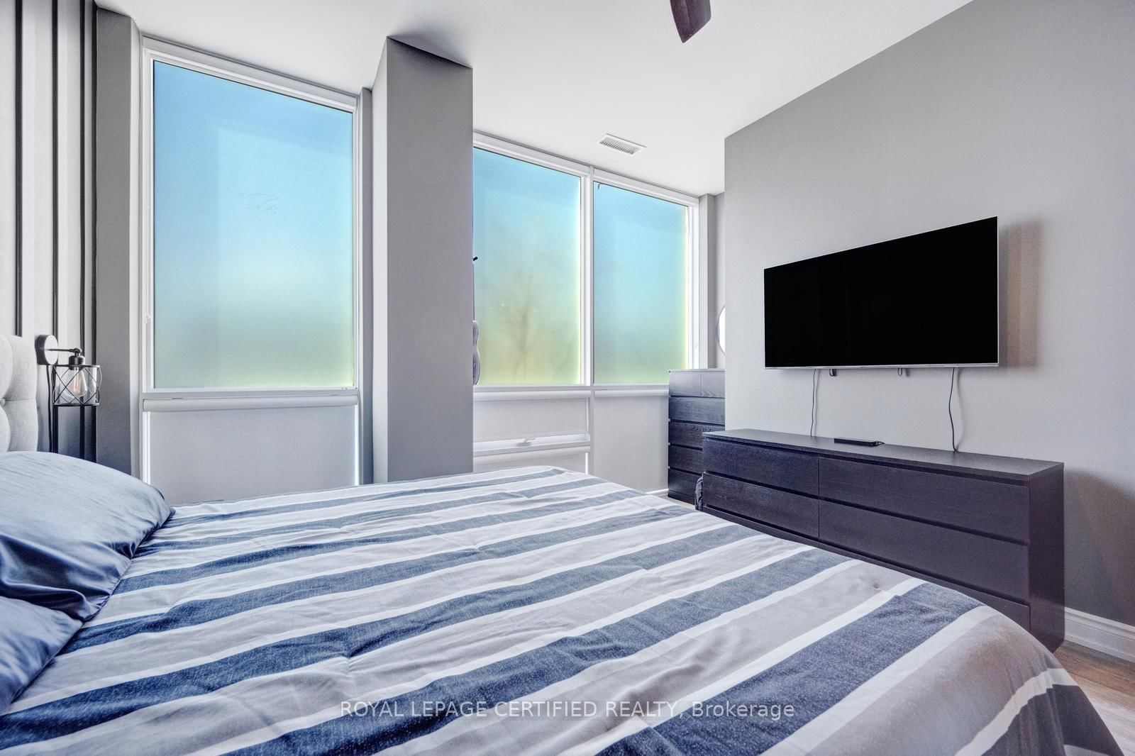 Condo for sale at 114-1050 Main Street, Milton, Ontario, L9T 9M3 - Dempsey - MLS: W12996782