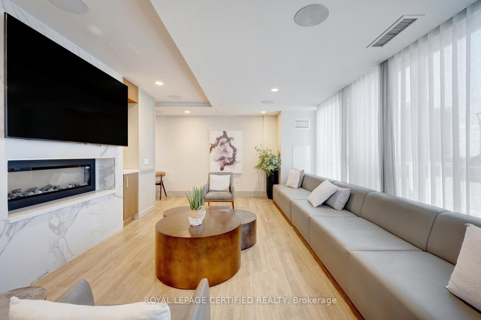 Condo for sale at 114-1050 Main Street, Milton, Ontario, L9T 9M3 - Dempsey - MLS: W12996782