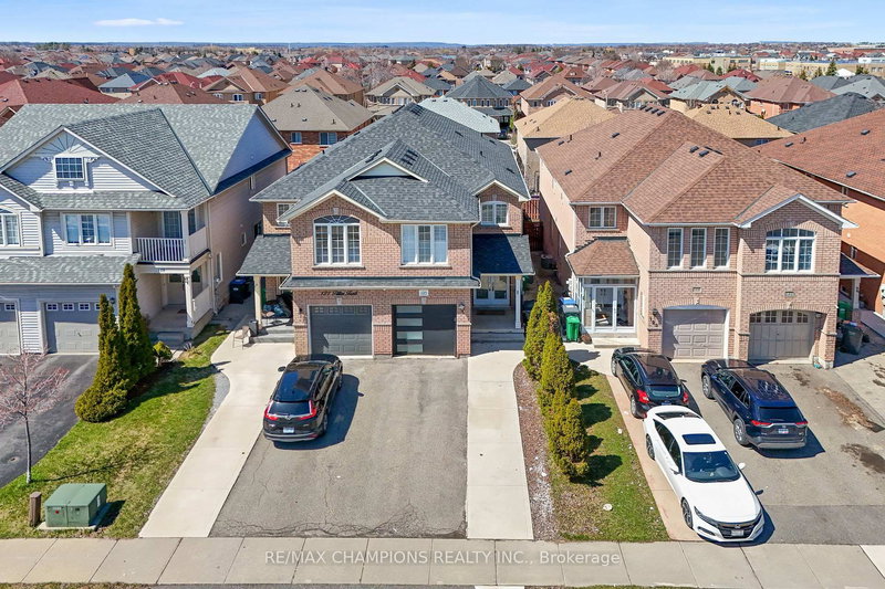 125 Tiller Tr, Brampton, L6X 4S9 | Image 2