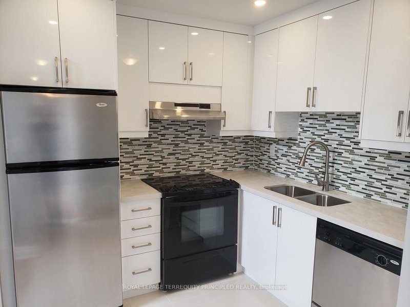 3 - 379 Jane St, Toronto, M6S 3Z3 | Image 2