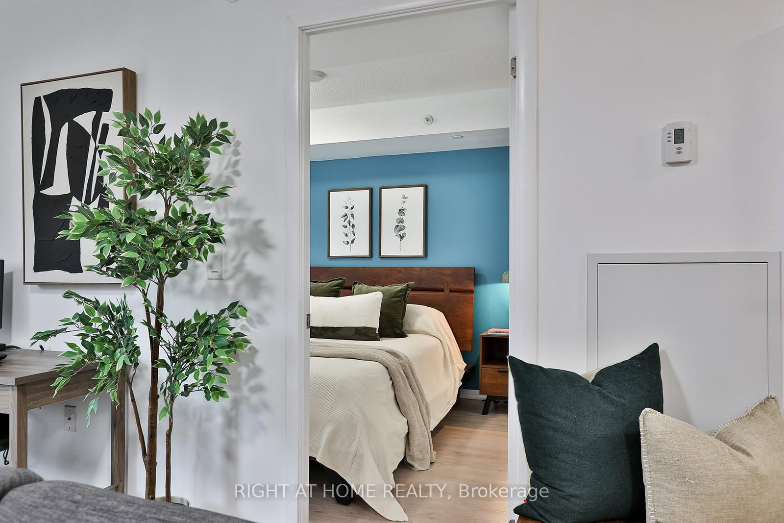 830 Lawrence Avenue W, Unit 335 - Photo 11